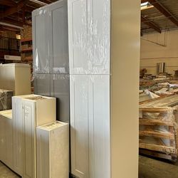 Kitchen laundry bathroom closet pantry cabinet