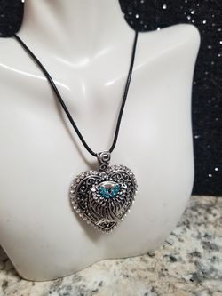 Rhinestone heart snap button necklace