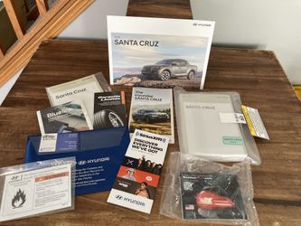 Set Of 2022 Hyundai Santa Cruz Factory Owner's Manual & Accessories Lot