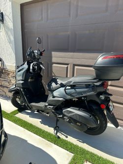 Scooter 150cc tank.  Título limpio precio negociable.