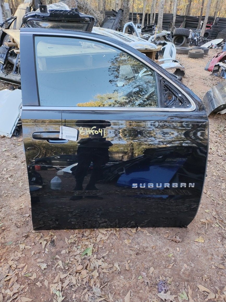 2015 To 2020 Chevy Suburban Or Chevy Tahoe Passenger Side Front Door Complete