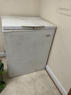 11.15 Cubic Feet Standalone Kenmore Brand Freezer 34" by 27" by 21"  