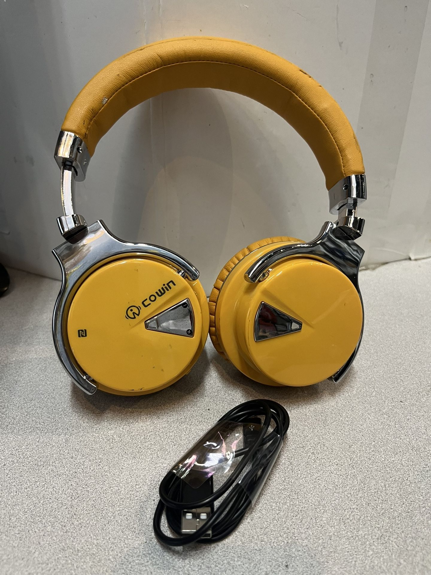 Cowin E7 Active Noise Cancelling Headphones Bluetooth Wireless-Yellow  