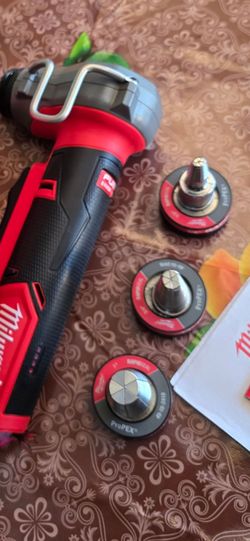 Milwaukee
M12 FUEL ProPEX Expander Tool Kit with 1/2 in. - 3/4-and  1 in. RAPID SEAL ProPEX Expander Heads