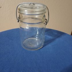 ANCHOR HOCKING PINT CANNING JAR WITH WIRE BALE AND GLASS LID