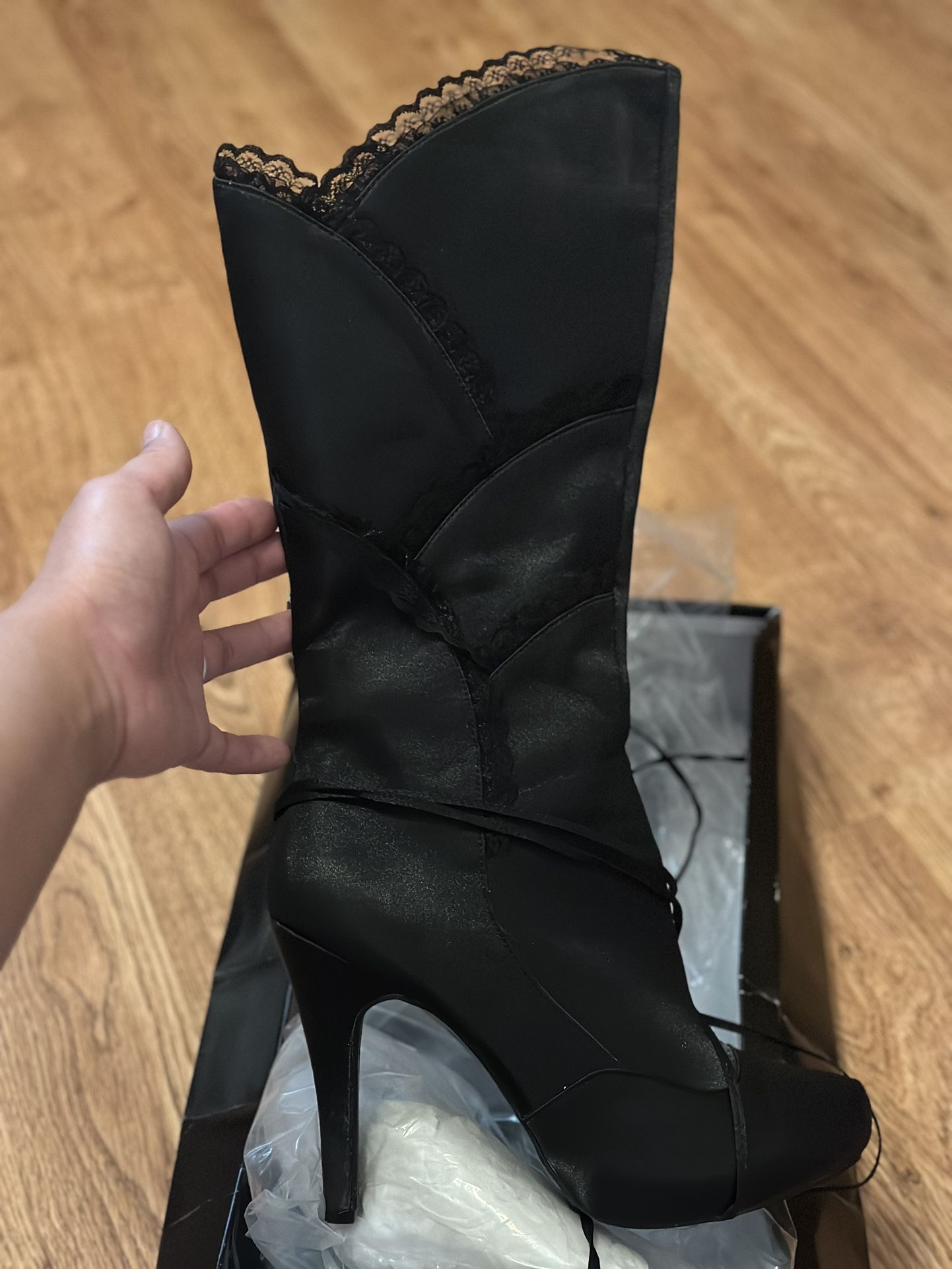 Like New Boots/Heels