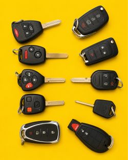 Car keys - Key fobs - Llaves - controlers - Remotes