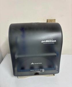 Motion Sensored paper towel dispenser