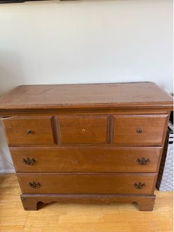 Vintage Wood Dresser – 3 Drawers / Colonial Style