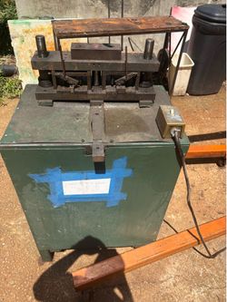 Industrial hydraulic punch
