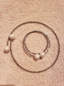 Necklace & bracelet set.