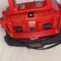 Milwaukee Battery Charger 