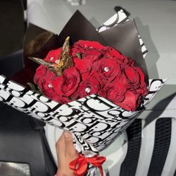 Roses/ Flowers/ Bouquet Flowers/ Ramos/ Bouquets/ For Him/ For Her/ Gift Boxes/ Valentines Day/ Mothers Day/ Graduation