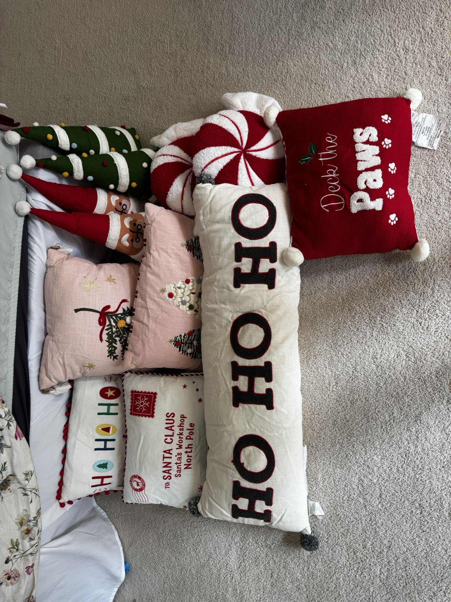 Holiday Decorative Pillow Set