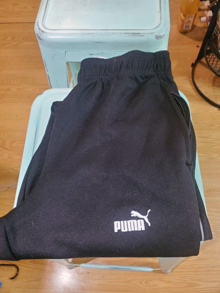 Puma Sweat Pants .size small Adults..good Condition