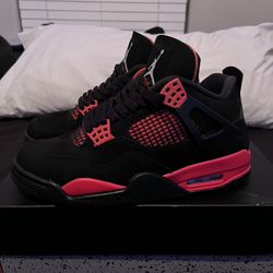 Jordan 4 Red Thunder’s  Size 8.5 