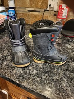 Swisstech Snow Boots Size 6