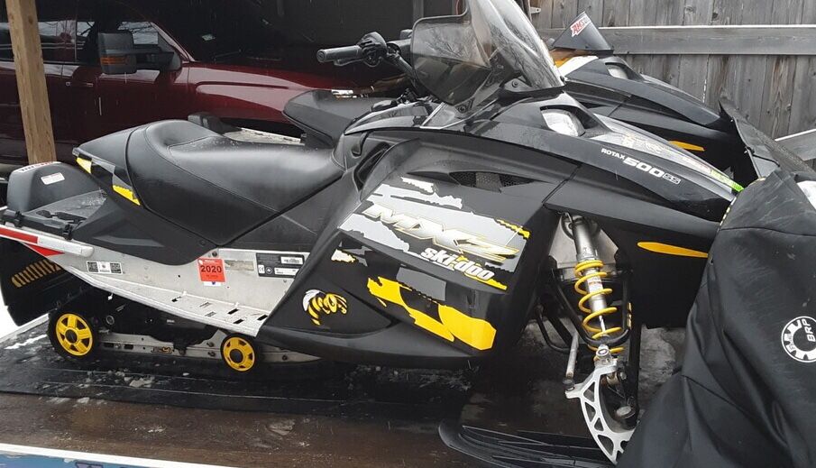 2006 Ski-Doo Snowmobile