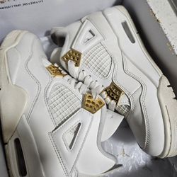 WMNS Air Jordan Retro 4 Size 5.5 $130