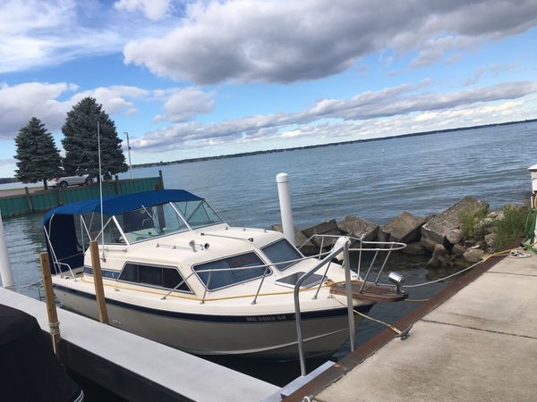 1984 chriscraft catalina 253