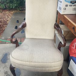 Arm Chair / Silla De Brazos 