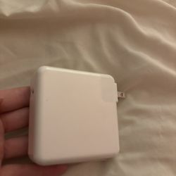 apple mac book adapter 