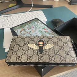Gucci Bee Wallet Brand New-Gucci Classic