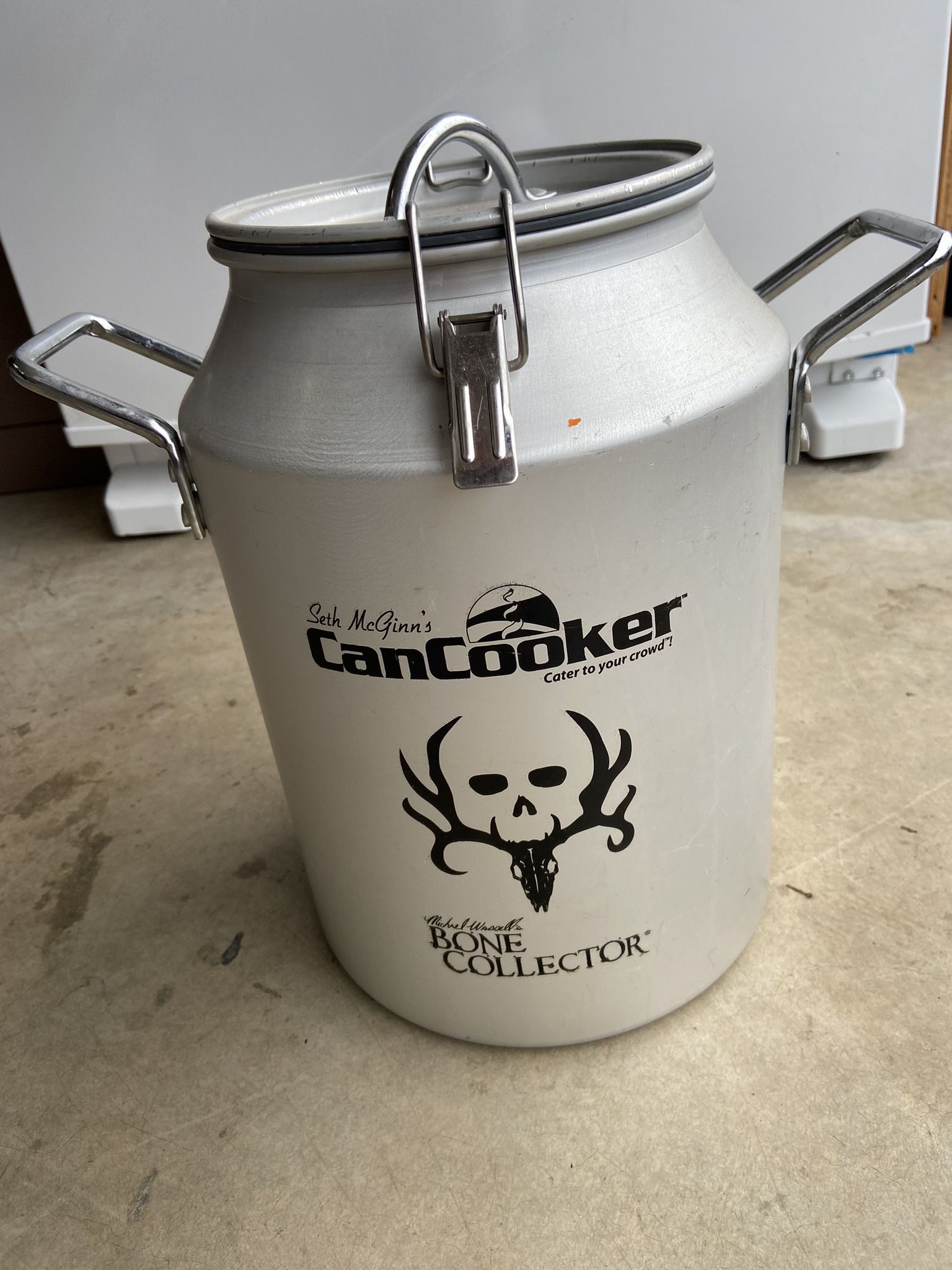 Can Cooker Bone Collector Edition