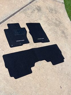 Nissan Frontier (2023) NEW carpeted mats