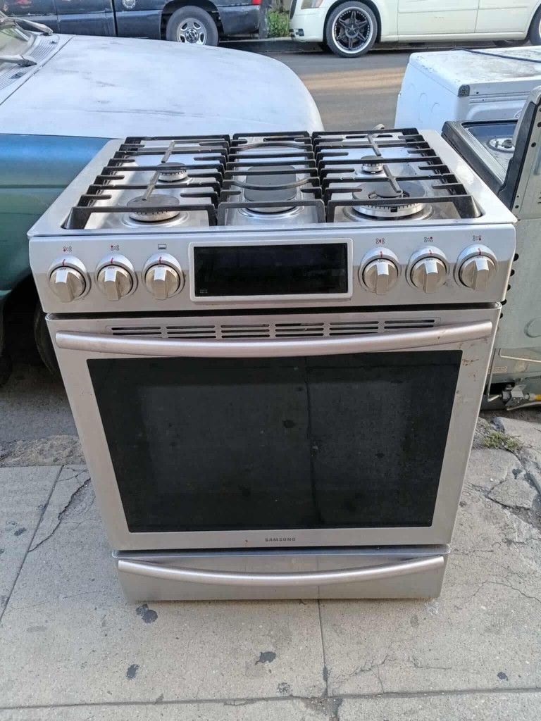 SAMSUNG 5 BURNERS STOVE FLAT, STAINLESS STEEL. ✅$450✅...
