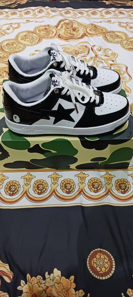 Black And White Bapestas Size 9.5