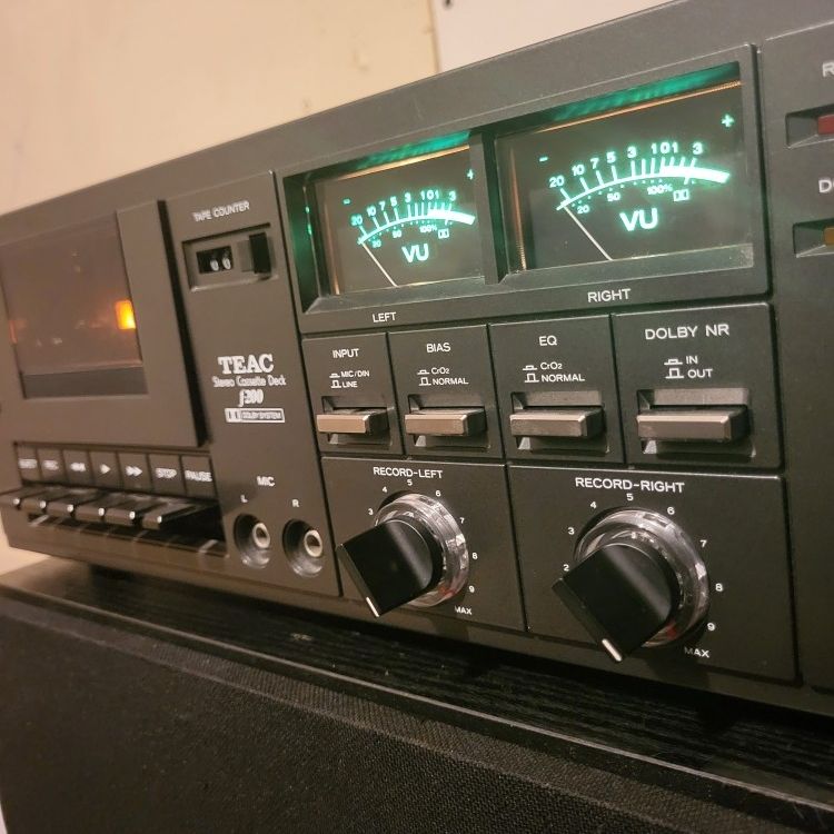 TEAC stereo Cassette Deck F-200. READ DESCRIPTION for Sale in