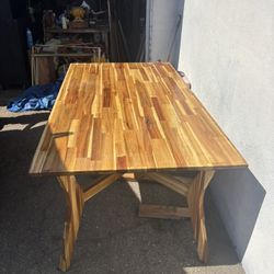 Dining room table