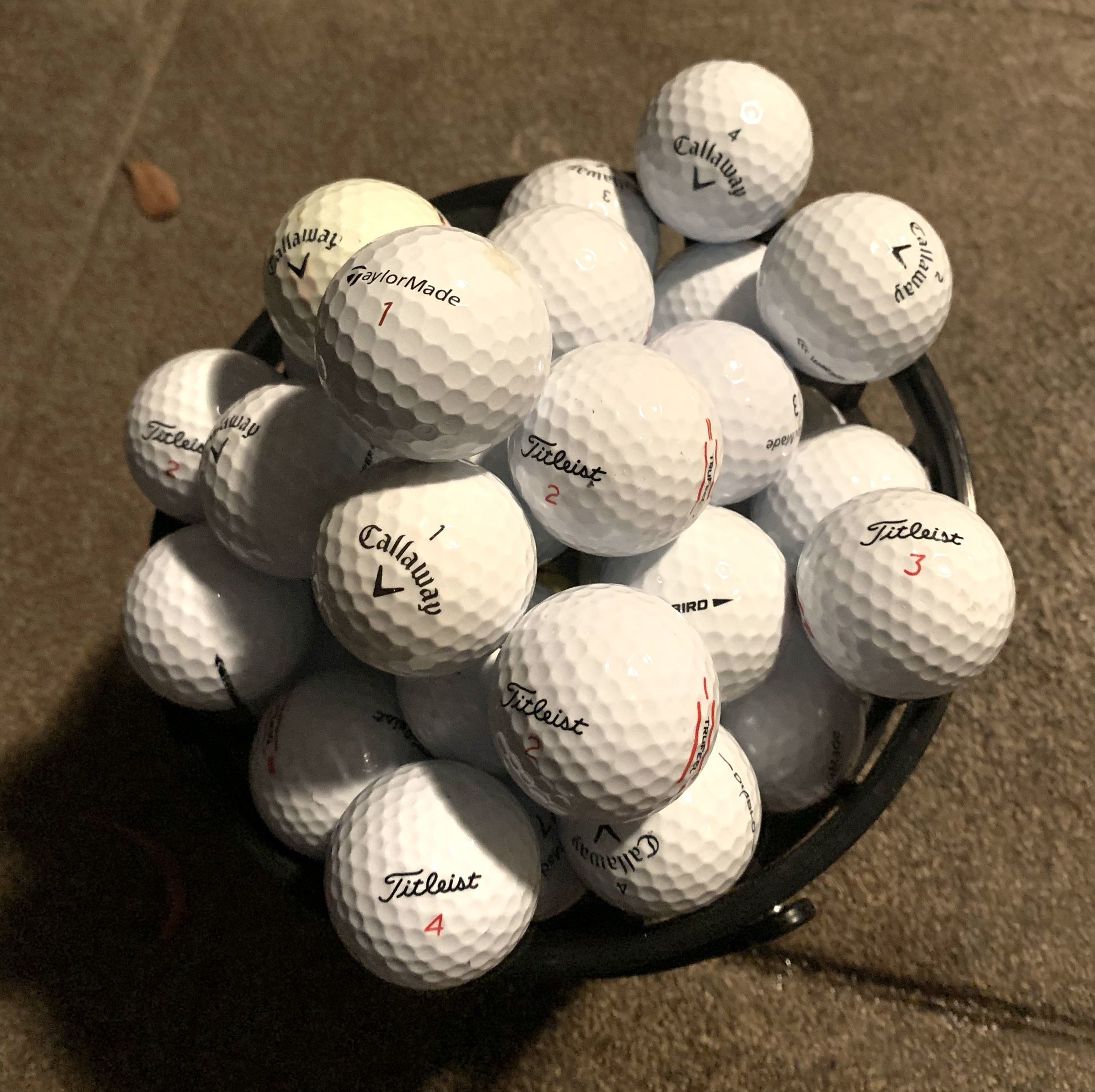 60 Top Brand Golf Balls