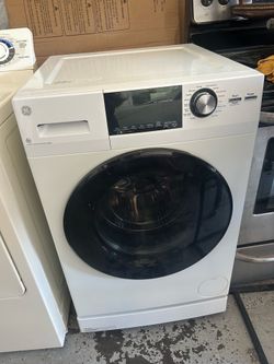 GE Steam 24” 2.4 CU. FT Washer/Dryer Combo
