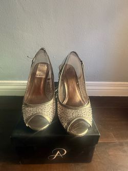 adrianna papell shoe