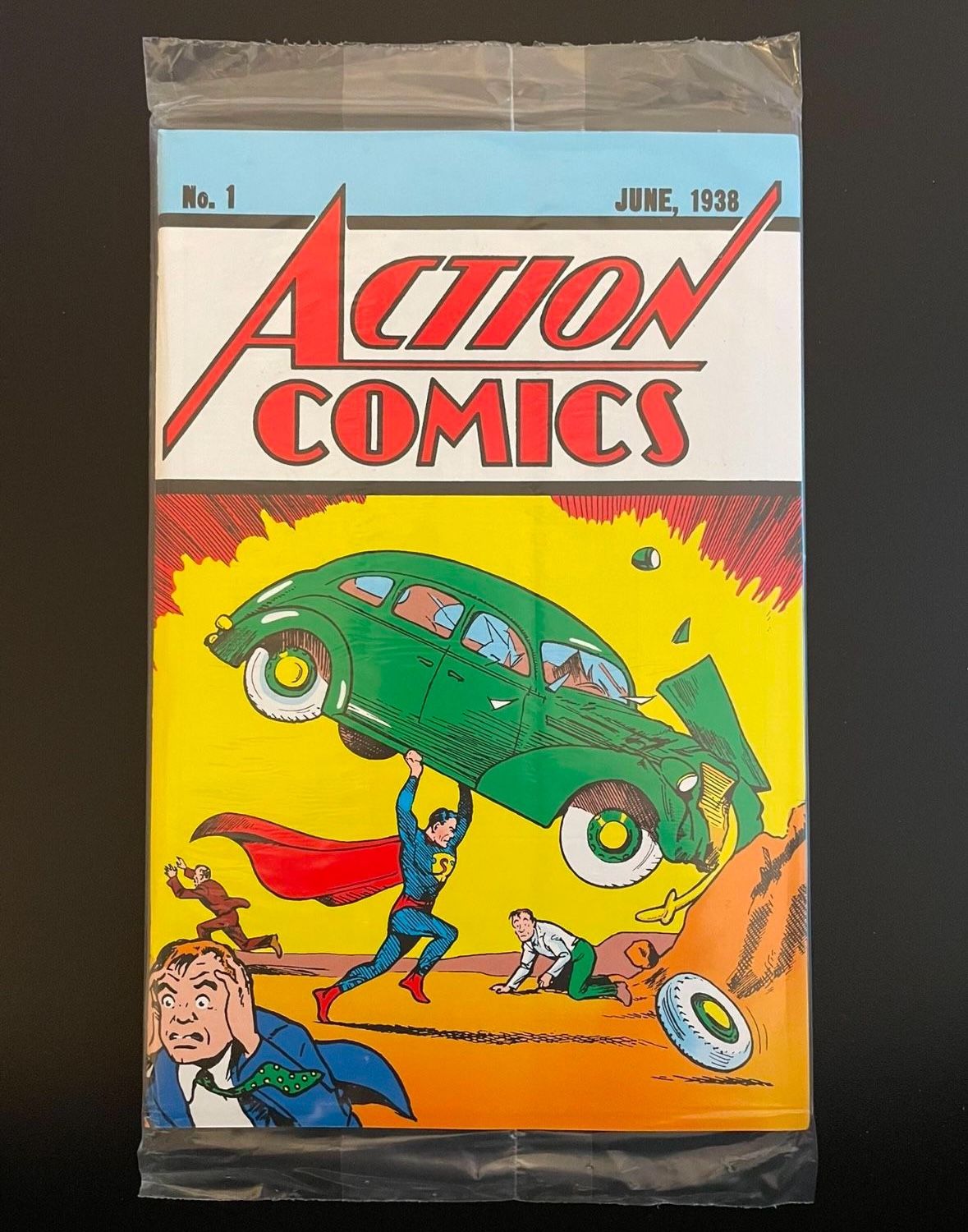 Loot Crate Exclusive - Action Comics #1 - sealed & unread - with COA - NM!