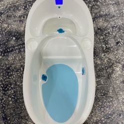 Infant Tub/measures Temp