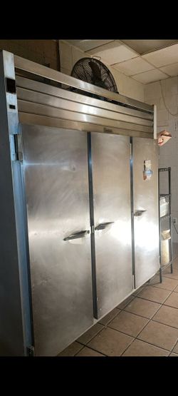 3 Door Commercial Refrigerator 