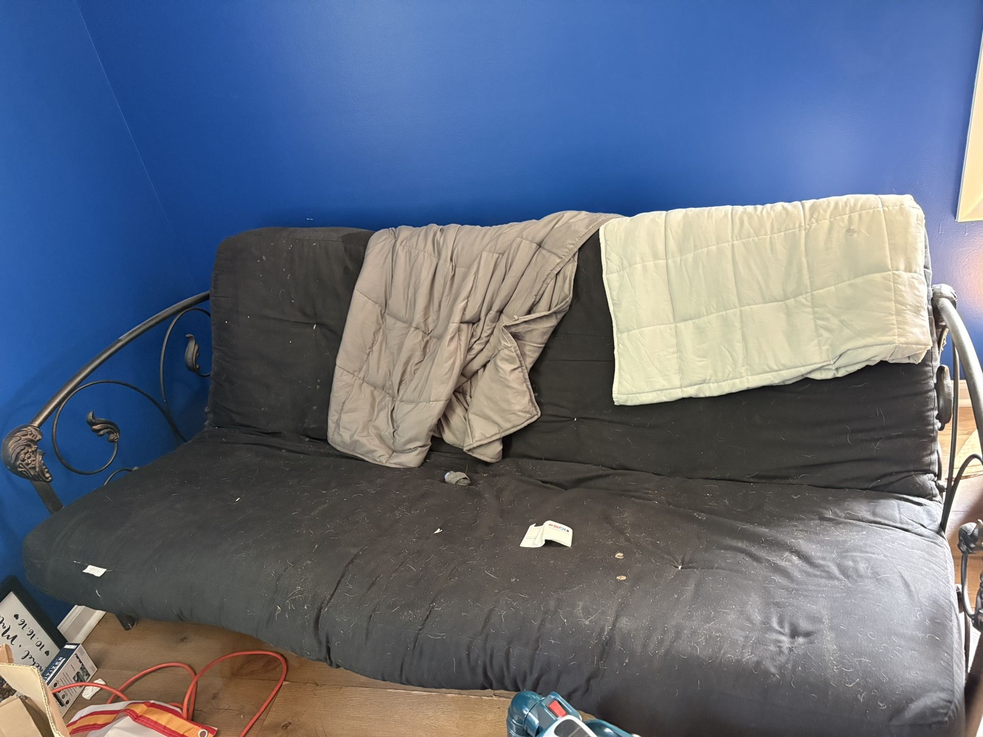 Metal Futon