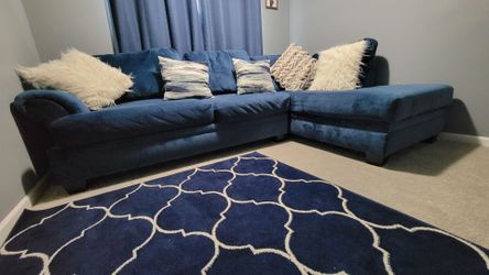 Blue Velvet Sectional Sofa with Right-Facing Chaise
