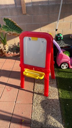Crayola easel kids chalk and draw toy