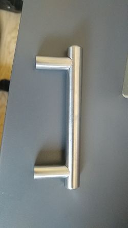 Bar Pull. Stainless steel handles/pulls. 4"