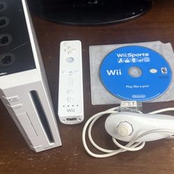 Nintendo Wii with Wii Sports 