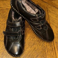 Born: Black Leather Shoes with Hook & Loop Closures & Taupe Stitching, Size: 7.5