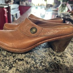Naturalizer Women’s Clog Shoe, Size 8 Wide, New