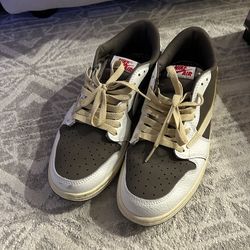 Travis Scott Jordan 1 low reverse mocha TS mocha Jordan
