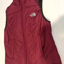The North Face Women’s Size Small Cranberry Puffer Vest