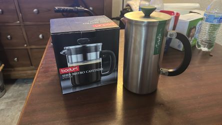 Two different kinds of coffee pots