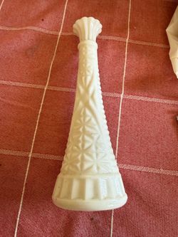 Milk glass vase